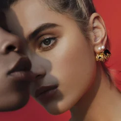 Anissa Kermiche Boucle D'Oreille Manipulee