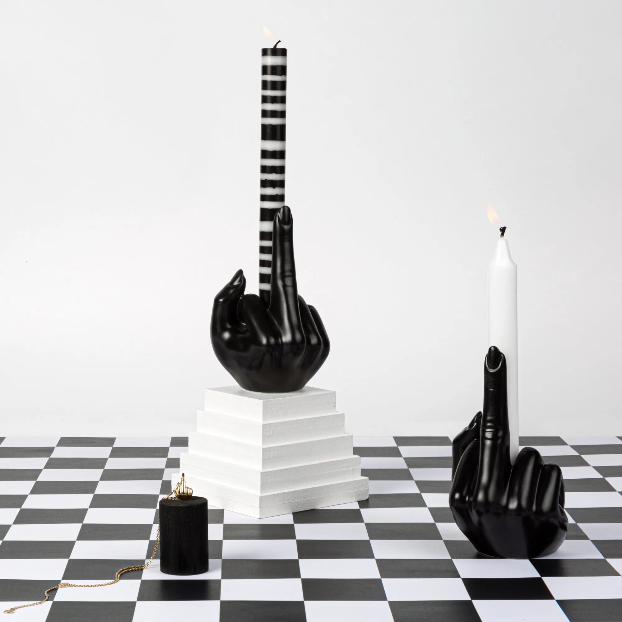 Anissa Kermiche Chandelier 2020 (Noir)