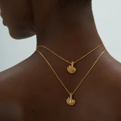 Anissa Kermiche Collier Francais Pour Bonne Nuit (Rouge)