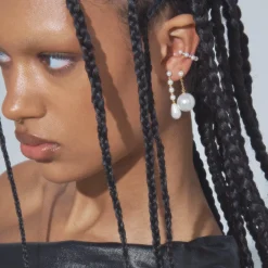 Anissa Kermiche Manchette D'Oreille Accrochee A Vous