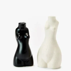 Anissa Kermiche Paire De Salieres Et Poivrieres Pour Le Corps (Beige, Noir)